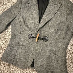 Elegant Gray Women’s Blazer with Toggle Closure
